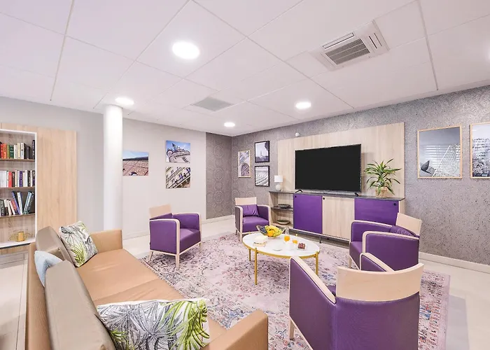 Zenao Apartahotel Cenon